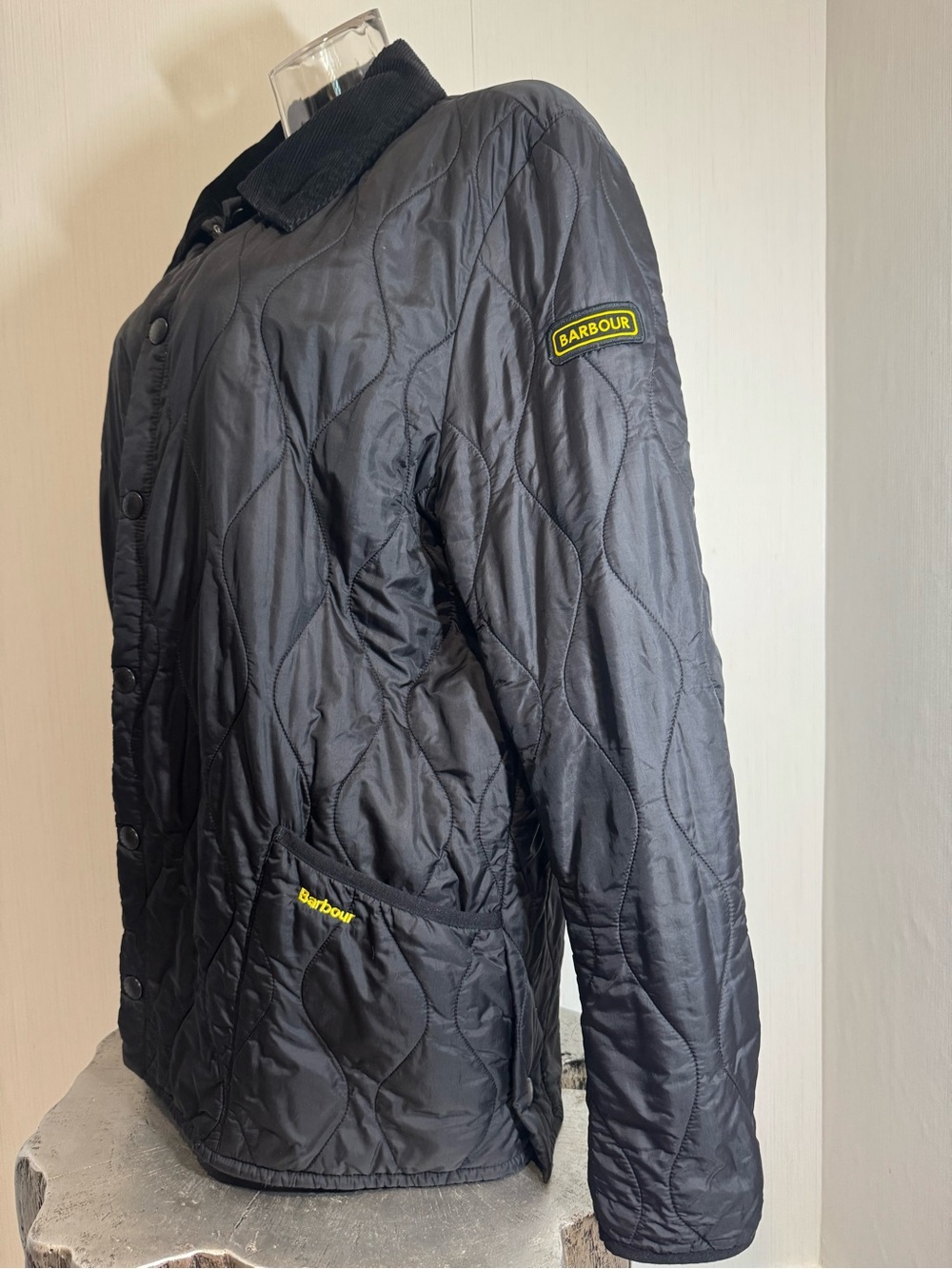 BARBOUR LIDDESDALE TRACK QUILT JACKET. Black. XL. No flaws noted!